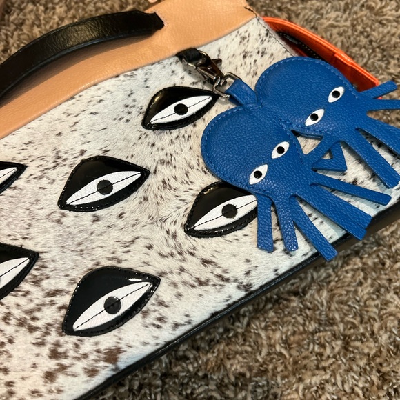 Min & Mon Peachy Cream and Black Eye Print Vali Shoulder Bag - Picture 4 of 16